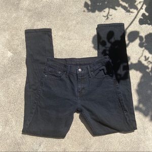 Black Skinny Levi’s